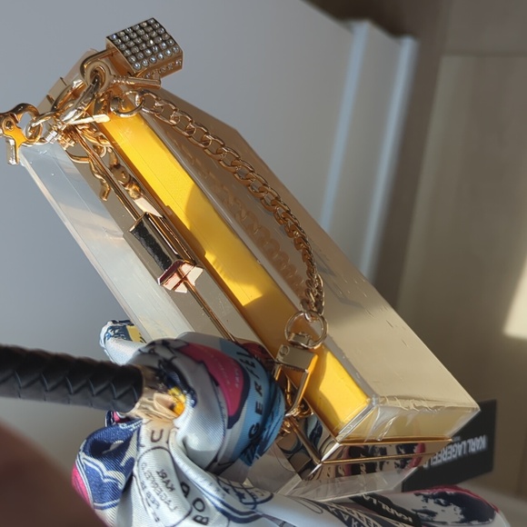 SOLD | Fendi Upcycled Paper Shopping Bag - Picture 3 of 7